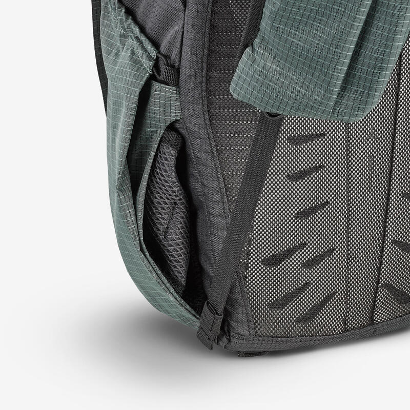 Rucsac Drumeție la Munte Rolltop MH500 LIGHT 22L Verde
