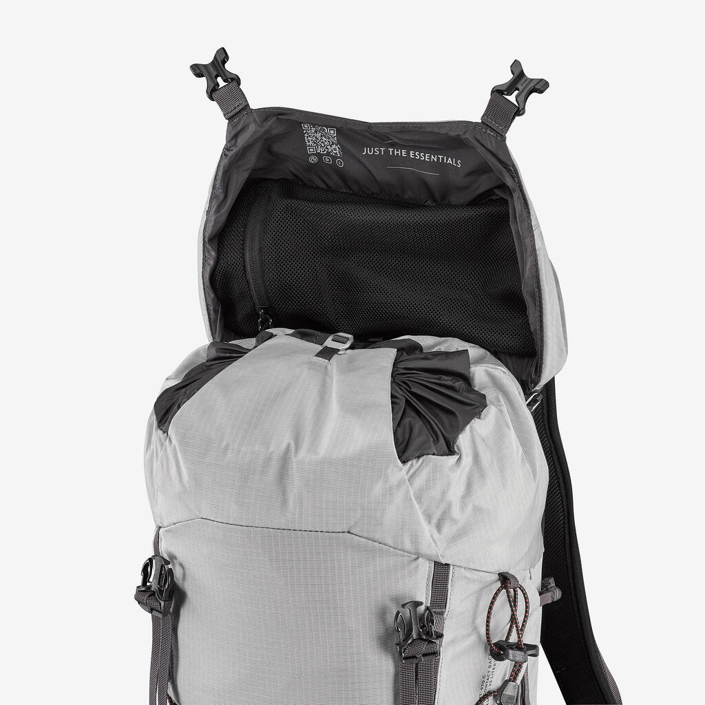 25 L comfortable and light mountain hiking backpack MH900 - Grey