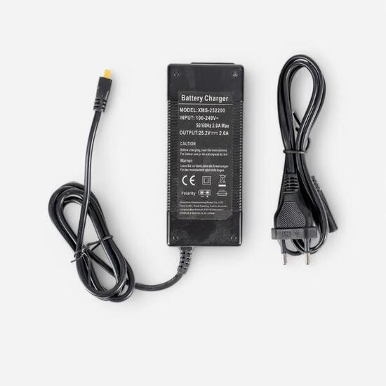 Ladekabel für den Akku des Itiwit Elektroantriebs