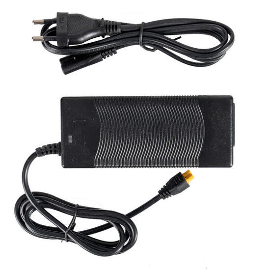 Ladekabel für den Akku des Itiwit-Elektroantriebs