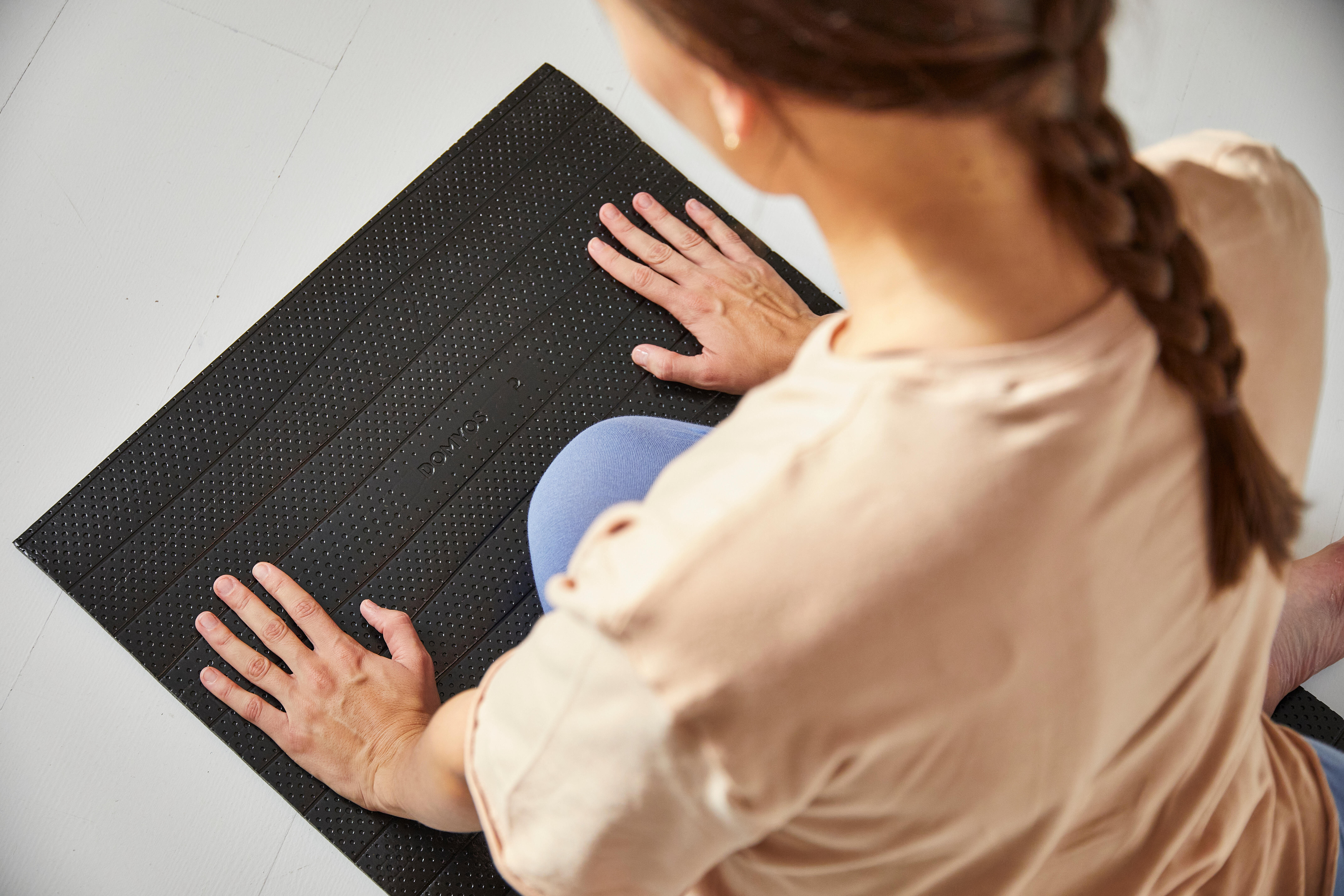 TAPIS FITNESS 100 140cm x 50cm x 7 mm - NOIR - DOMYOS