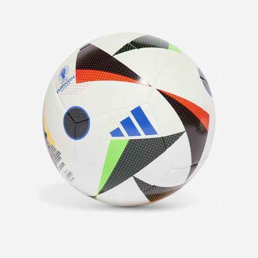 
      Ballon Adidas d'entraînement Euro 24 Fussballliebe
  