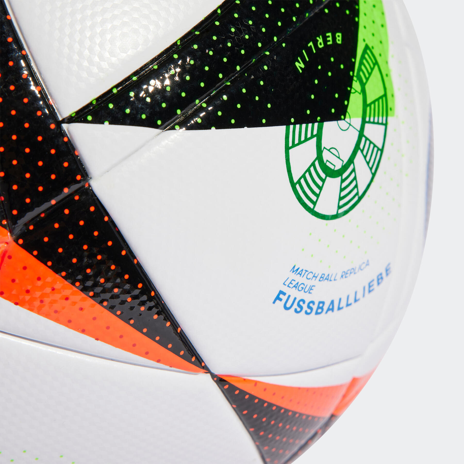 Adidas Fussballliebe, le ballon réplique de l'Euro 2024