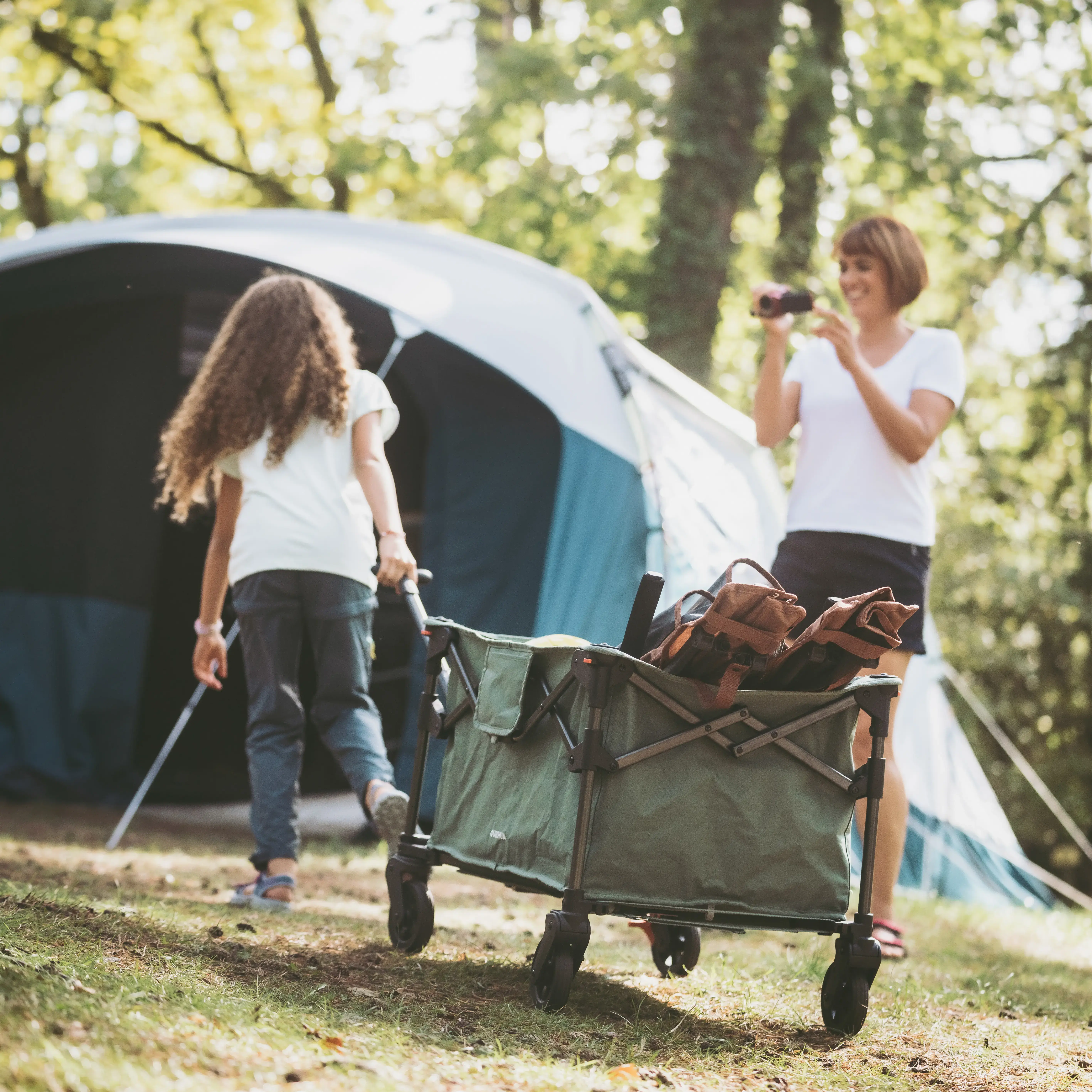 Guía exprés para pasar unas vacaciones en el camping: cinco accesorios  básicos que necesitas incluir en tu equipaje
