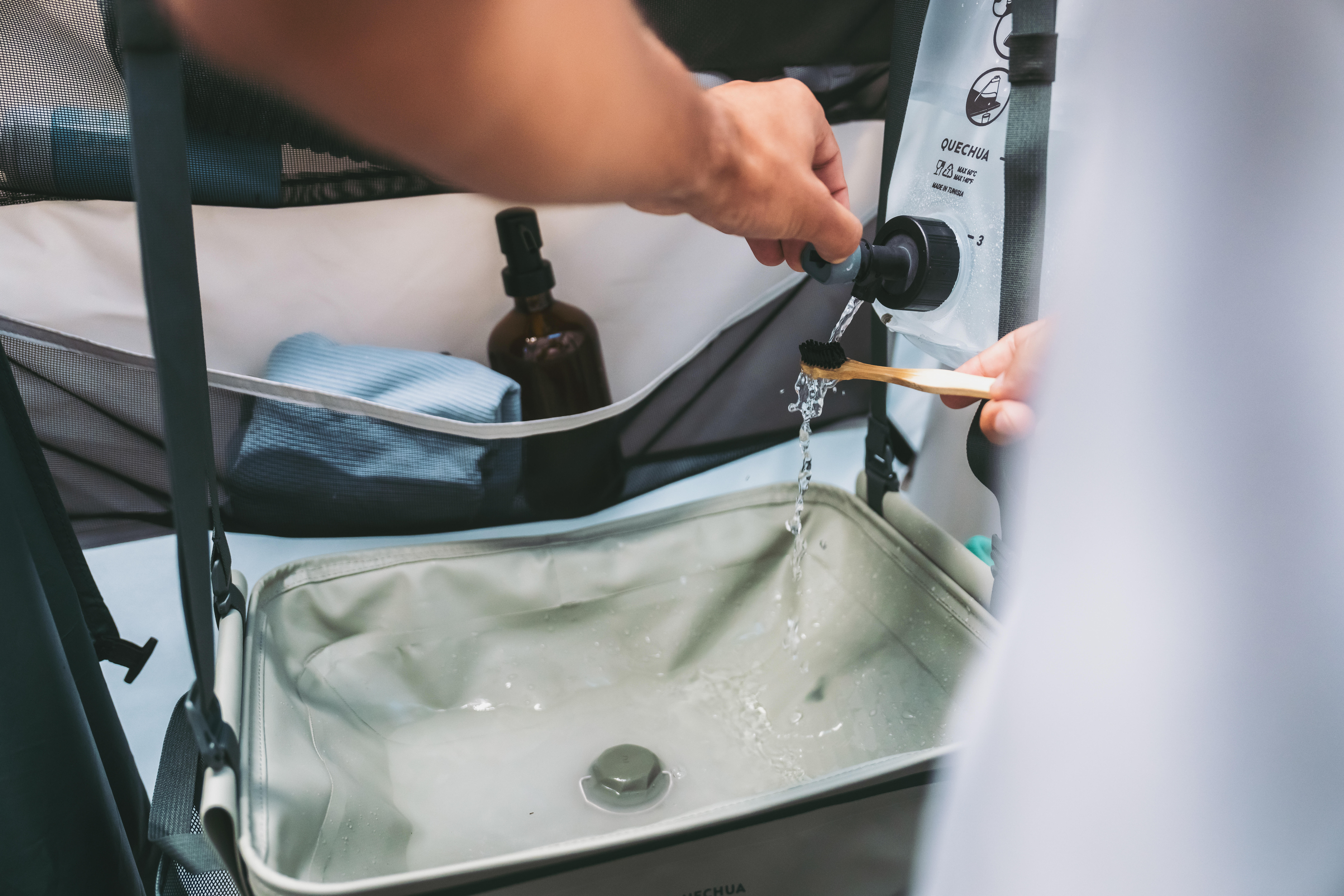 Camping Compact Sink 10 L - QUECHUA