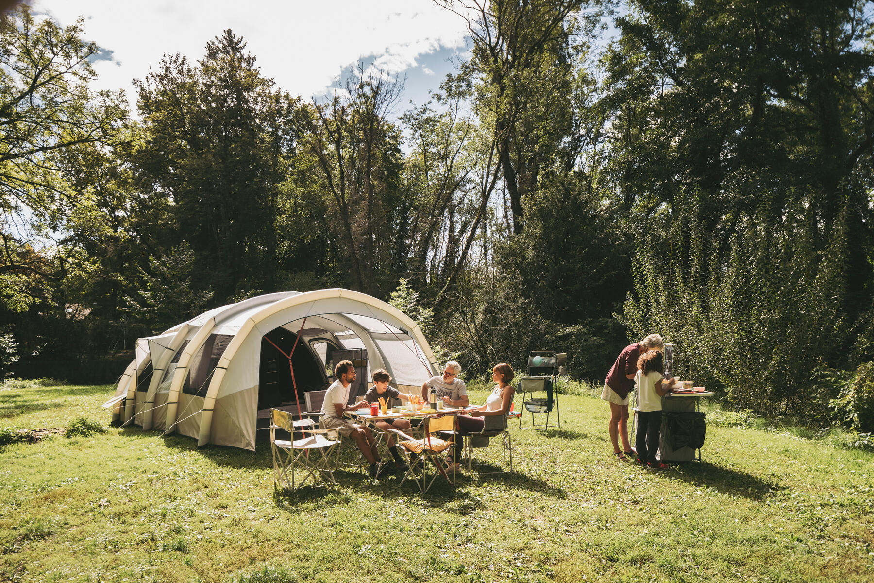 Tente de camping gonflabe air seconds frech and black 4 personnes Quechua