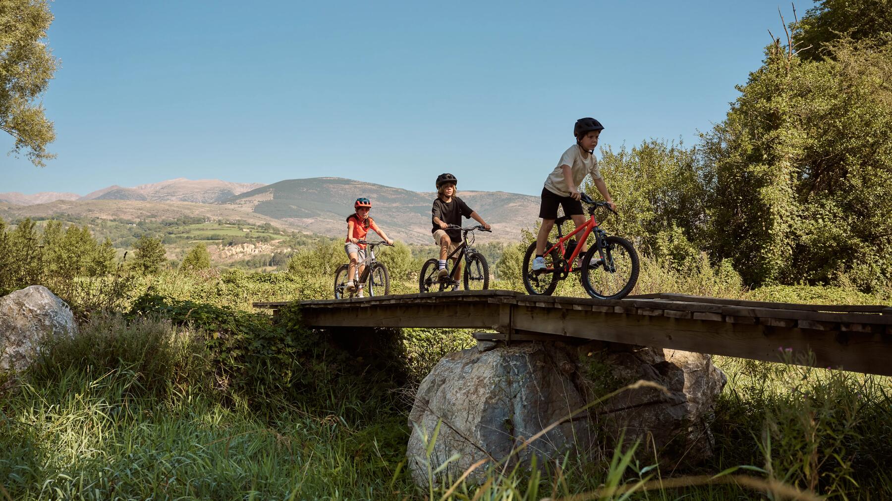 CUM SĂ PREGĂTEȘTI CORECT O IEȘIRE CU BICICLETELE MTB, ÎN FAMILIE?