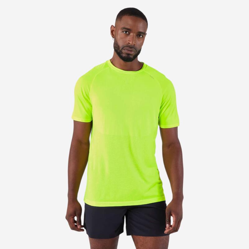 Naadloos hardloopshirt met korte mouwen heren Run 500 Comfort felgroen