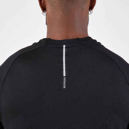חולצת ריצה ללא תפרים לגברים KIPRUN Run 500 Comfort - שחור