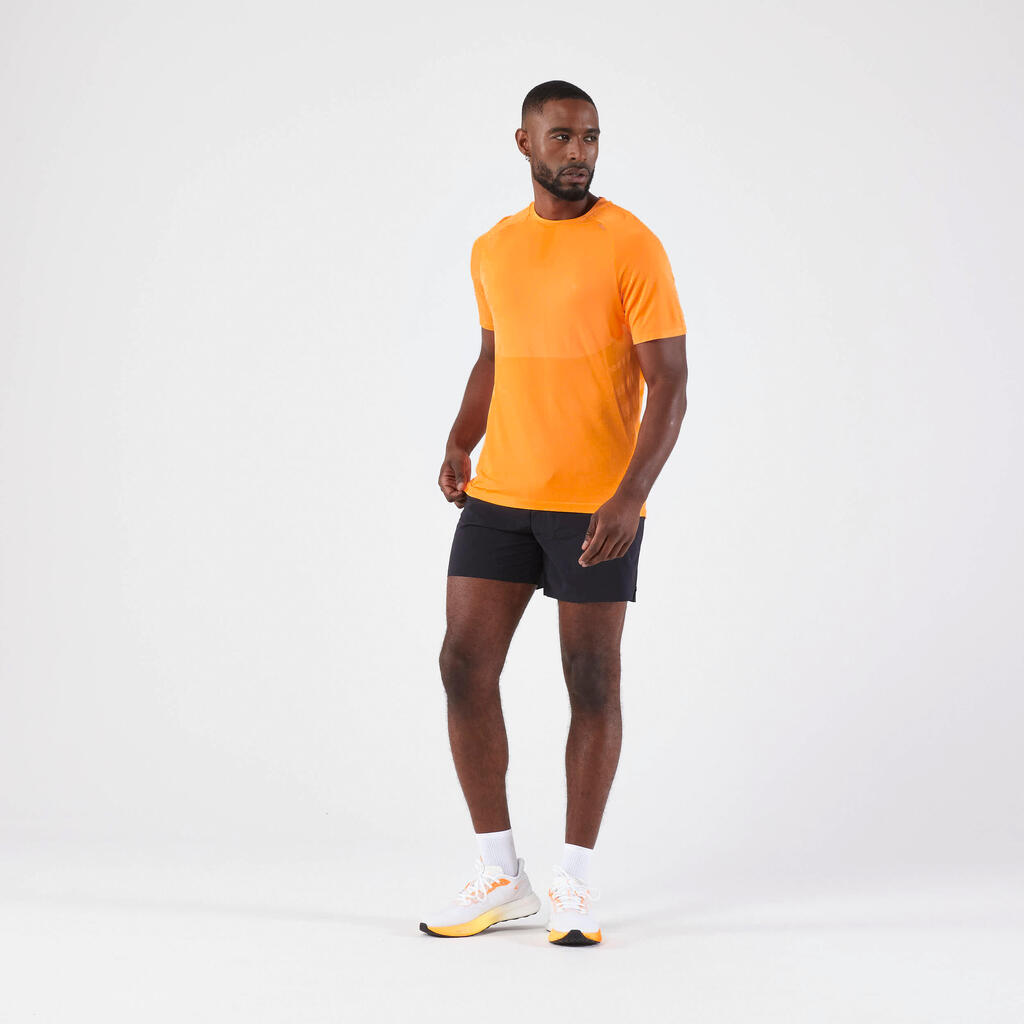 Men's KIPRUN Run 500 Comfort seamless running T-shirt - light orange