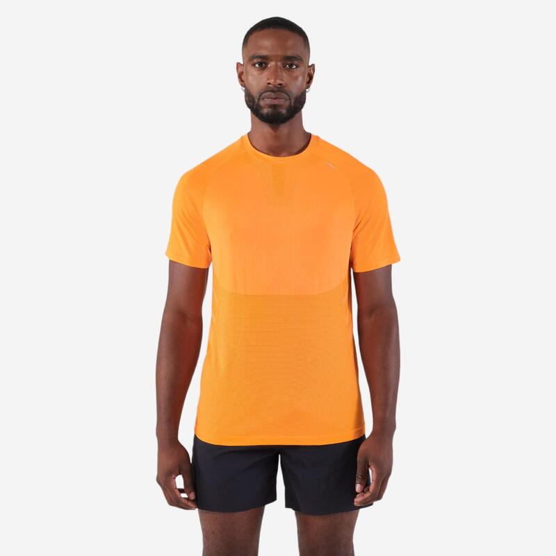 Naadloos hardloopshirt met korte mouwen heren Run 500 Comfort lichtoranje