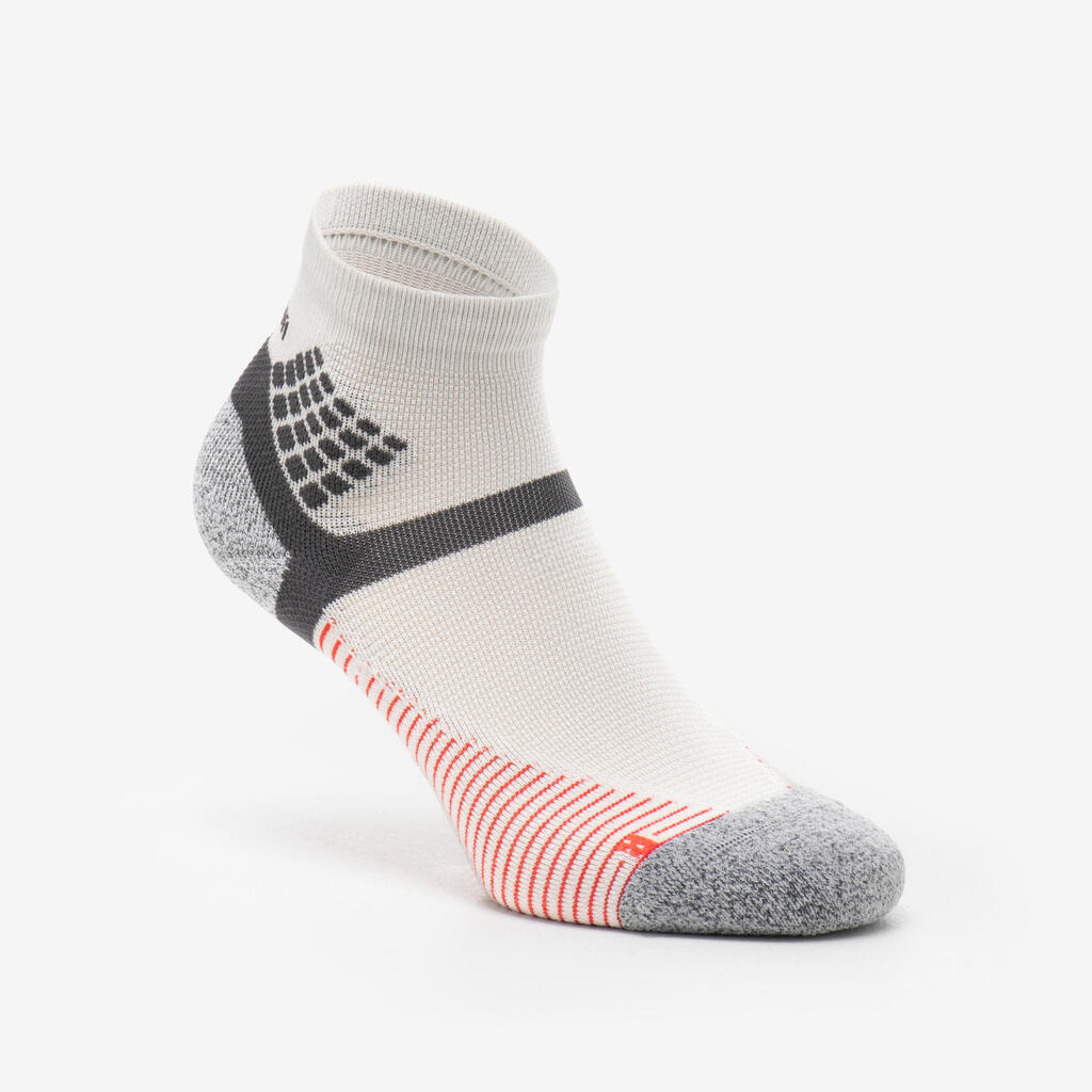 Čarape za planinarenje 500 2 para sivo-crvene