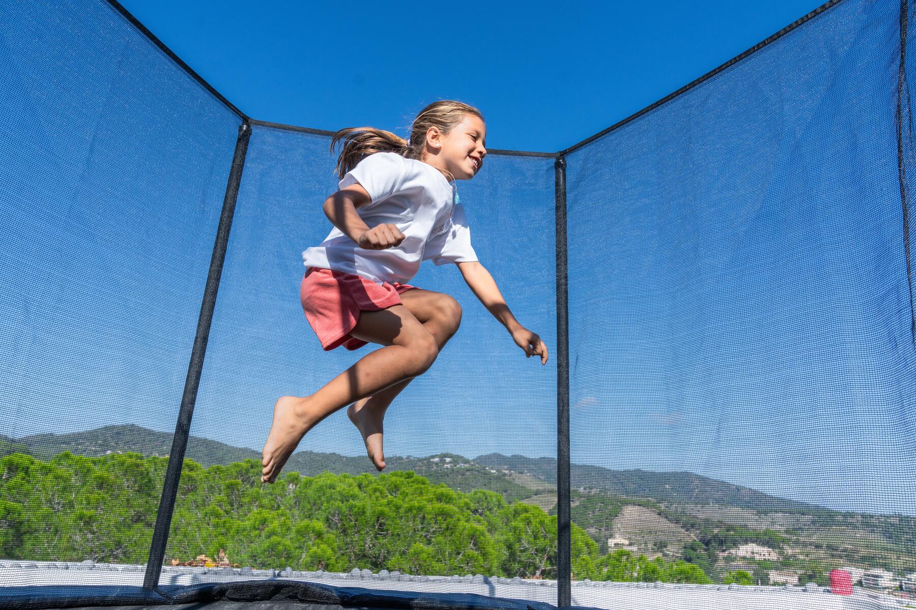 3 idées de jeu pour pratiquer le trampoline en toute sécurité 