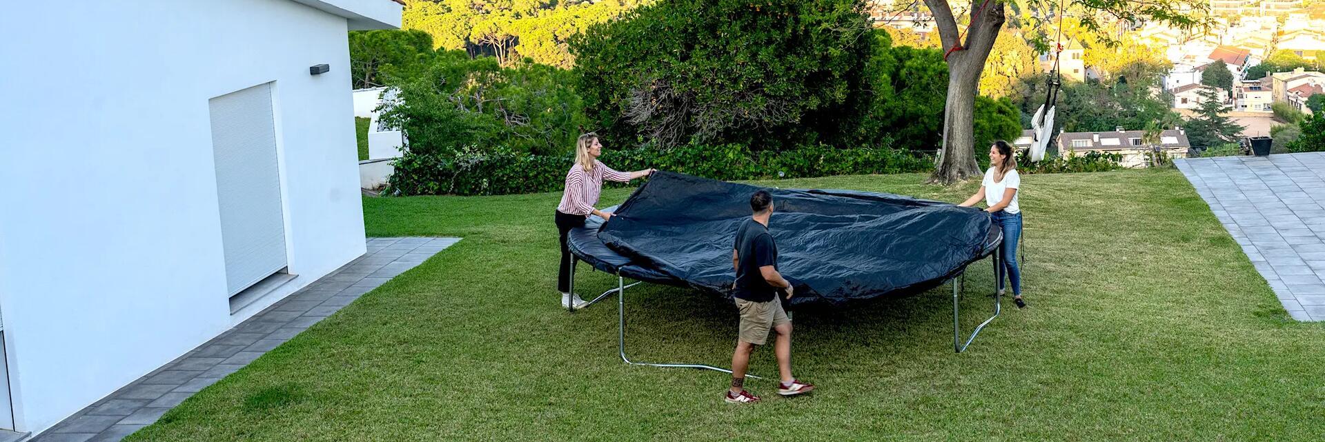 Trampolin pflegen im Winter: Tipps von Decathlon Schweiz