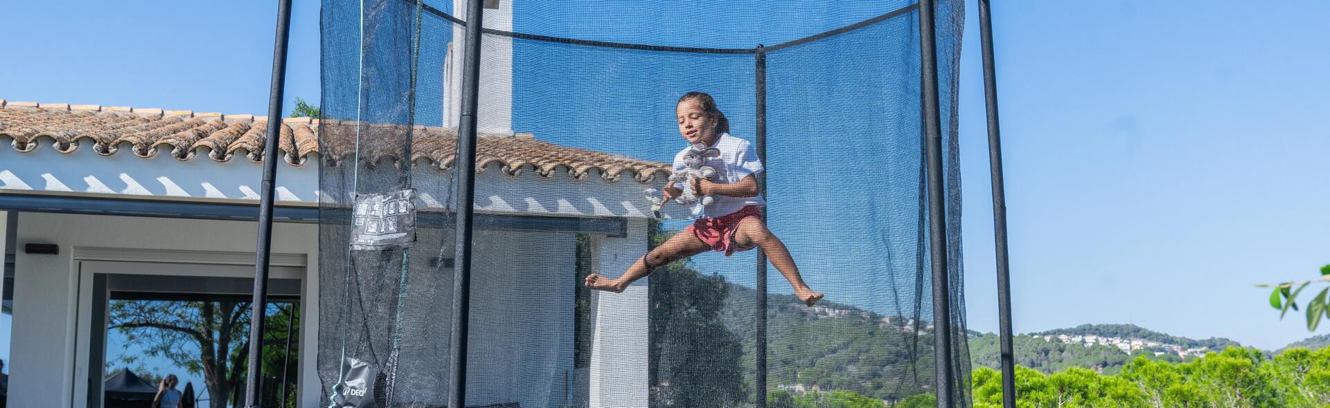 3 idées de jeu pour pratiquer le trampoline en toute sécurité 