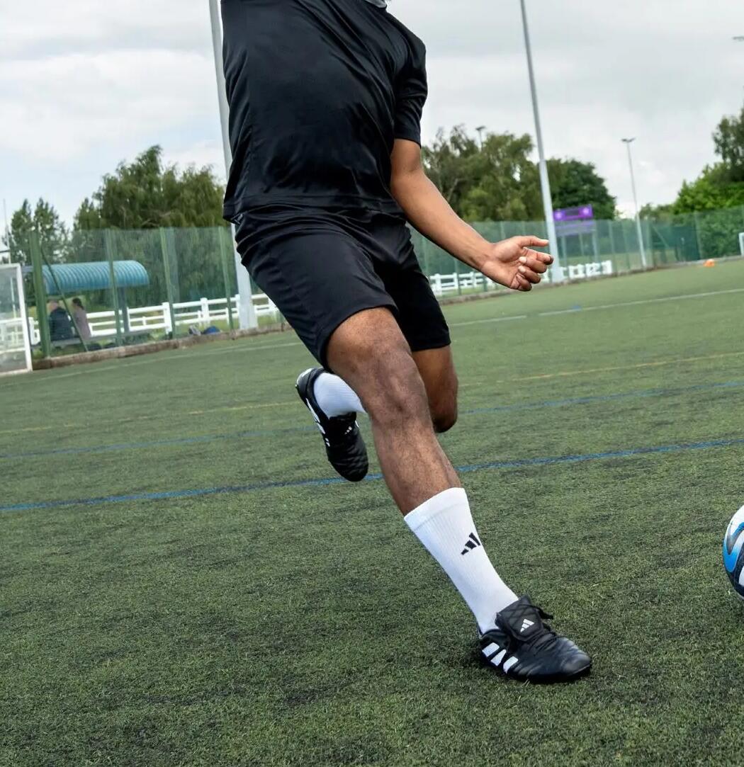 Chaussettes de football Adidas pour les joueurs et les clubs