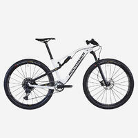 Beli brdski bicikl XC 900 S s karbonskim i aluminijumskim ramom