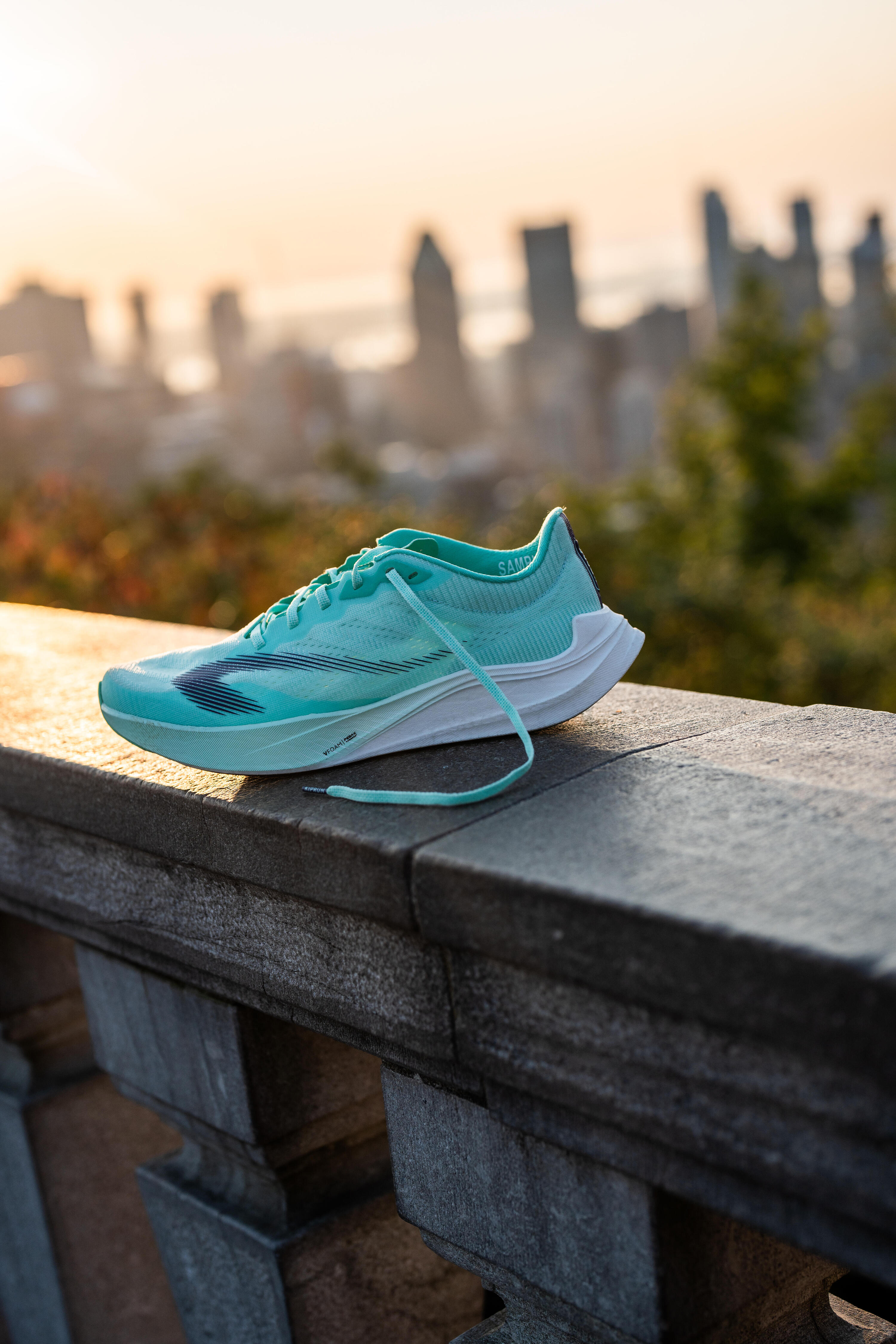 CALÇADO DE CORRIDA HOMEM KIPRUN KD900 LIGHT VERDE/VIOLETA 18/20