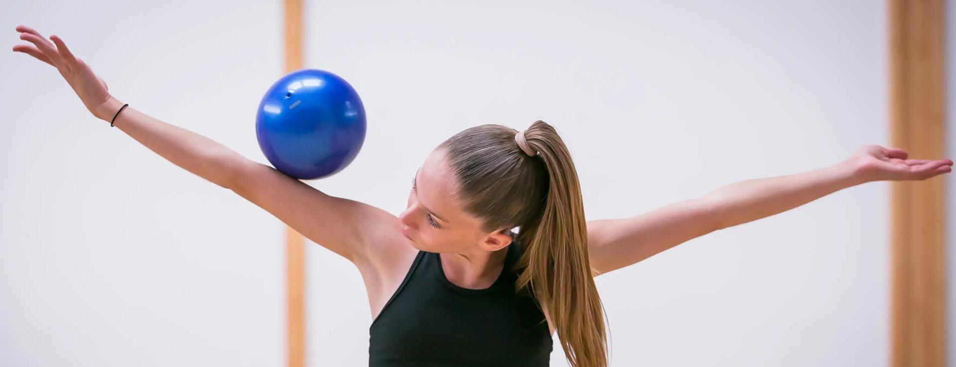 Gli elementi tecnici specifici degli attrezzi della ginnastica ritmica