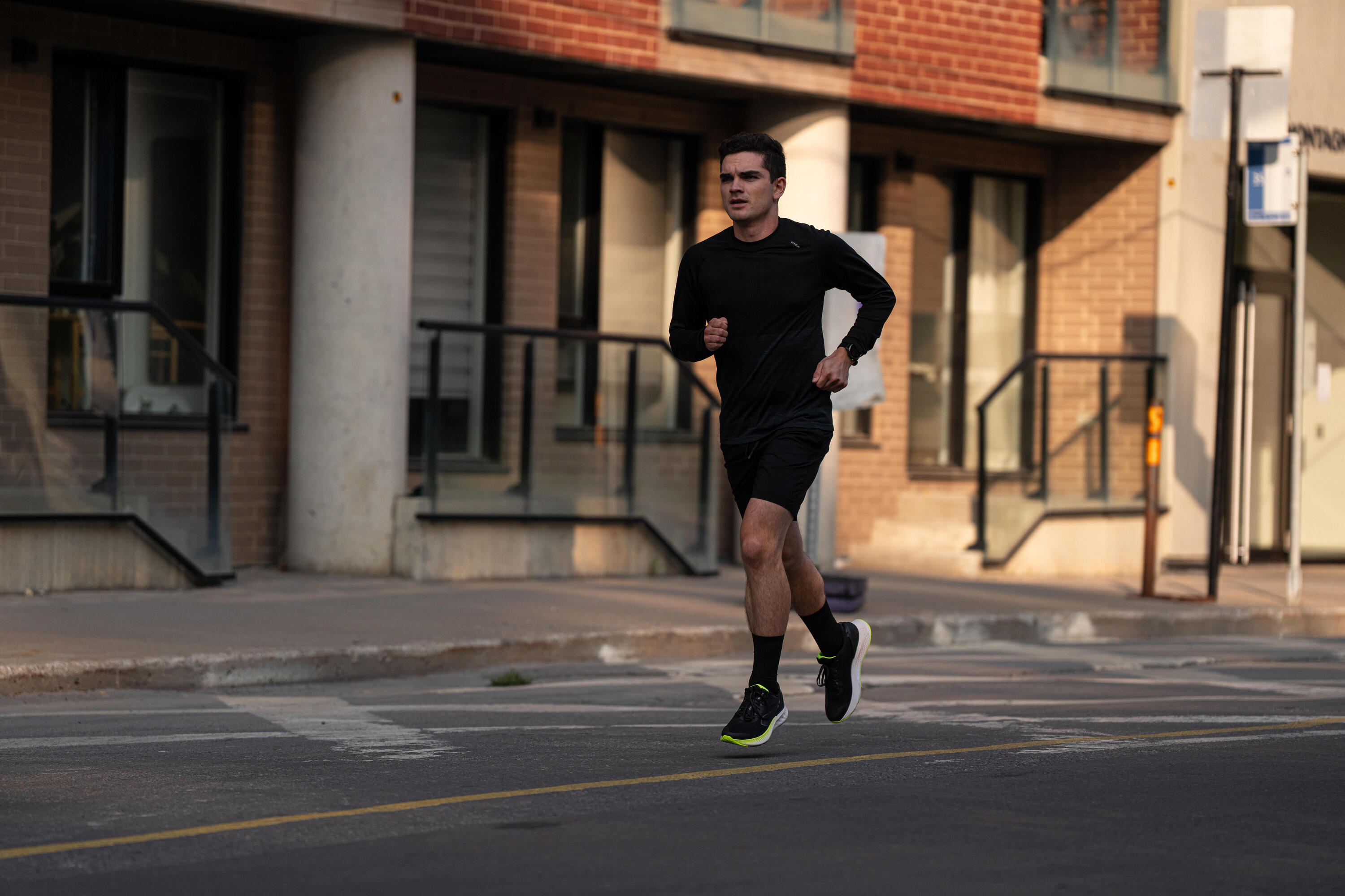 Chaussure de running homme kiprun ks500 2 noir jaune 15/18