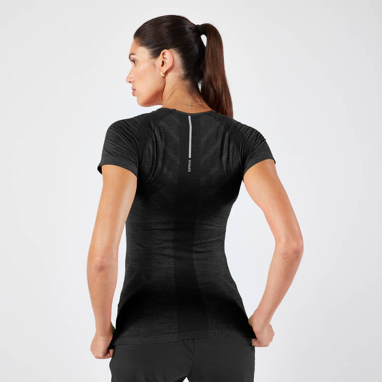 Women's Seamless Running&Trail Running T-Shirt-KIPRUN Run 500 Comfort slim-black
