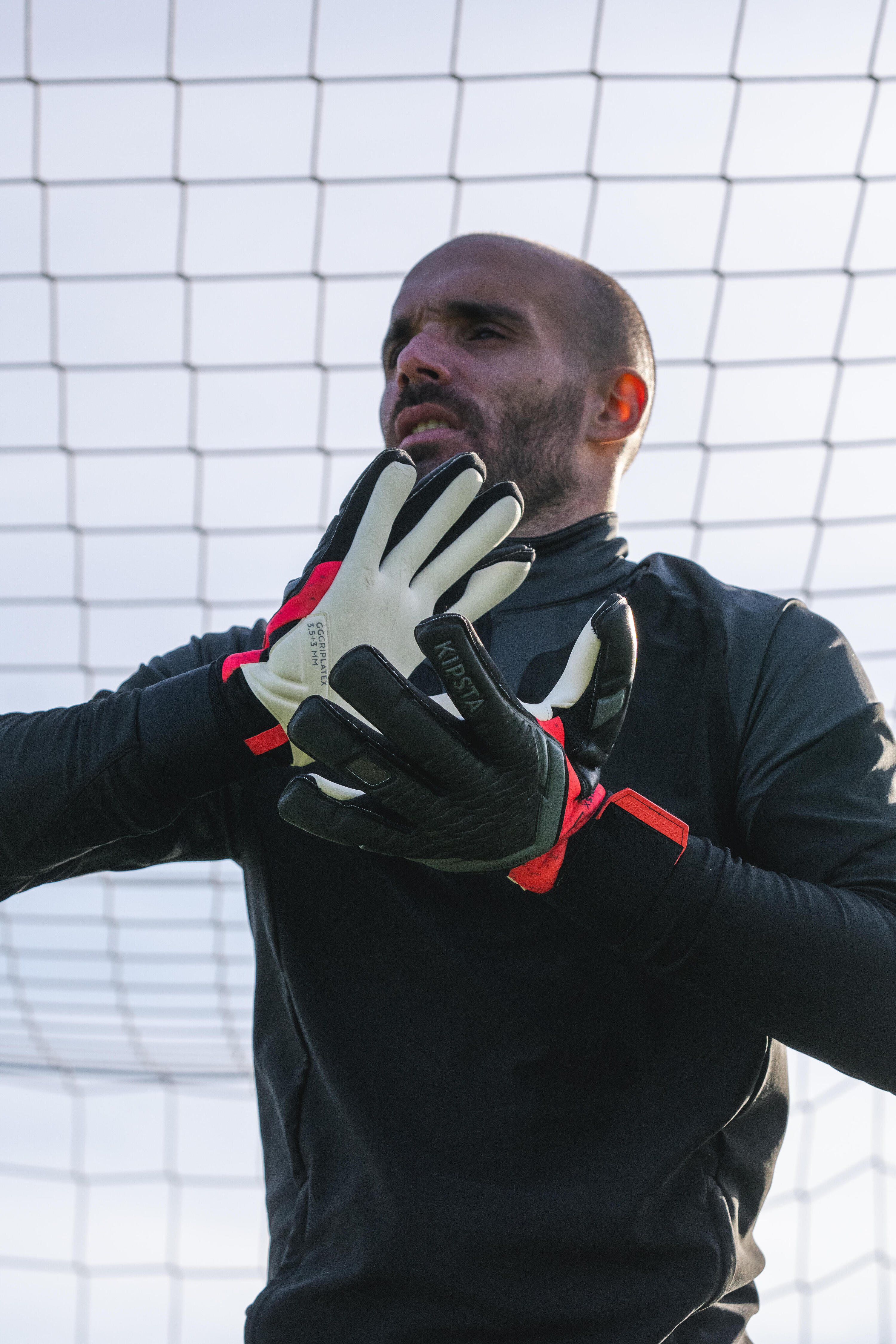 LUVAS DE GUARDA-REDES FUTEBOL ADULTO VRLT 900 COM PROTEÇÃO DOS DEDOS 15/18