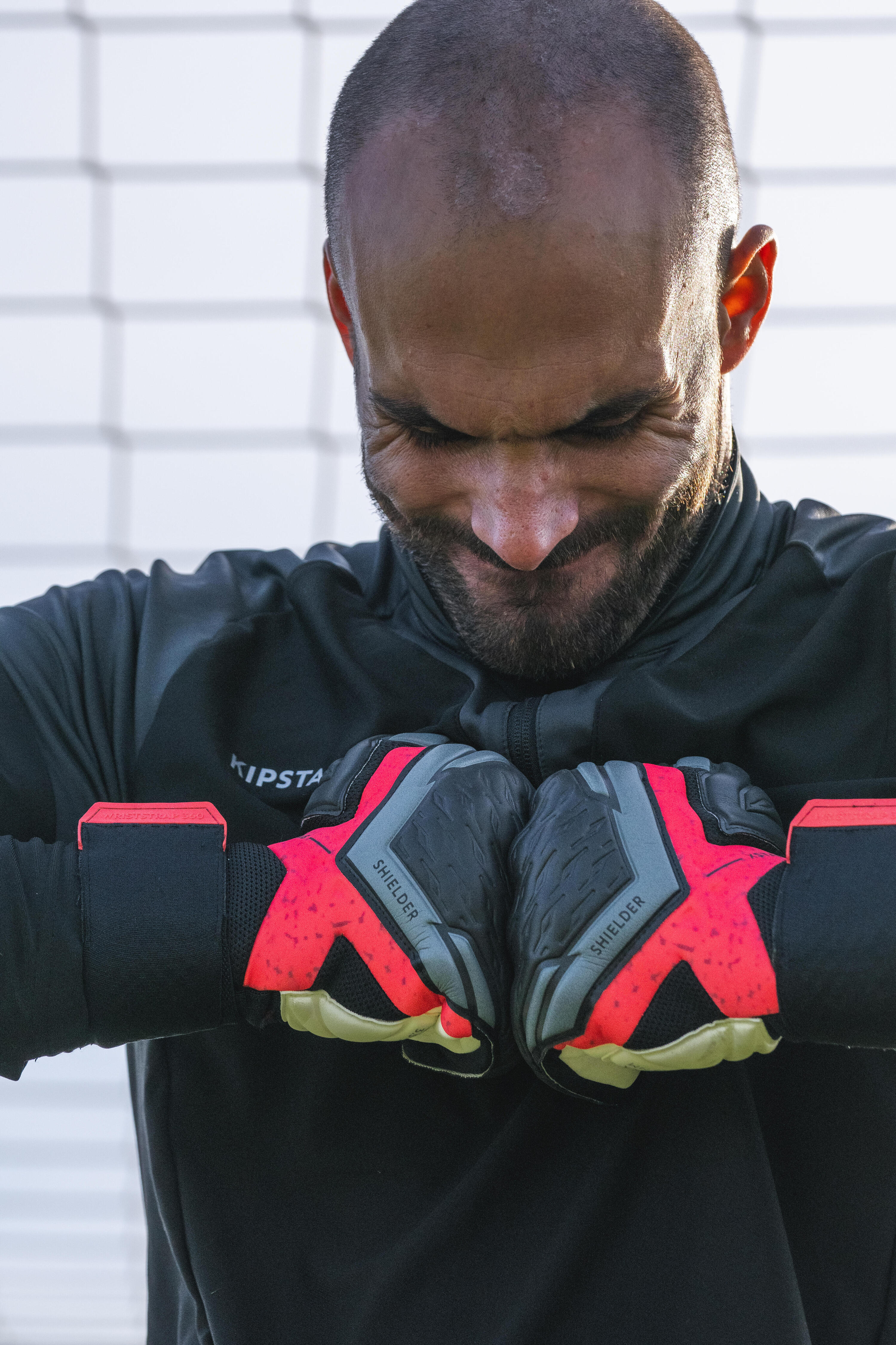 LUVAS DE GUARDA-REDES FUTEBOL ADULTO VRLT 900 COM PROTEÇÃO DOS DEDOS 10/18