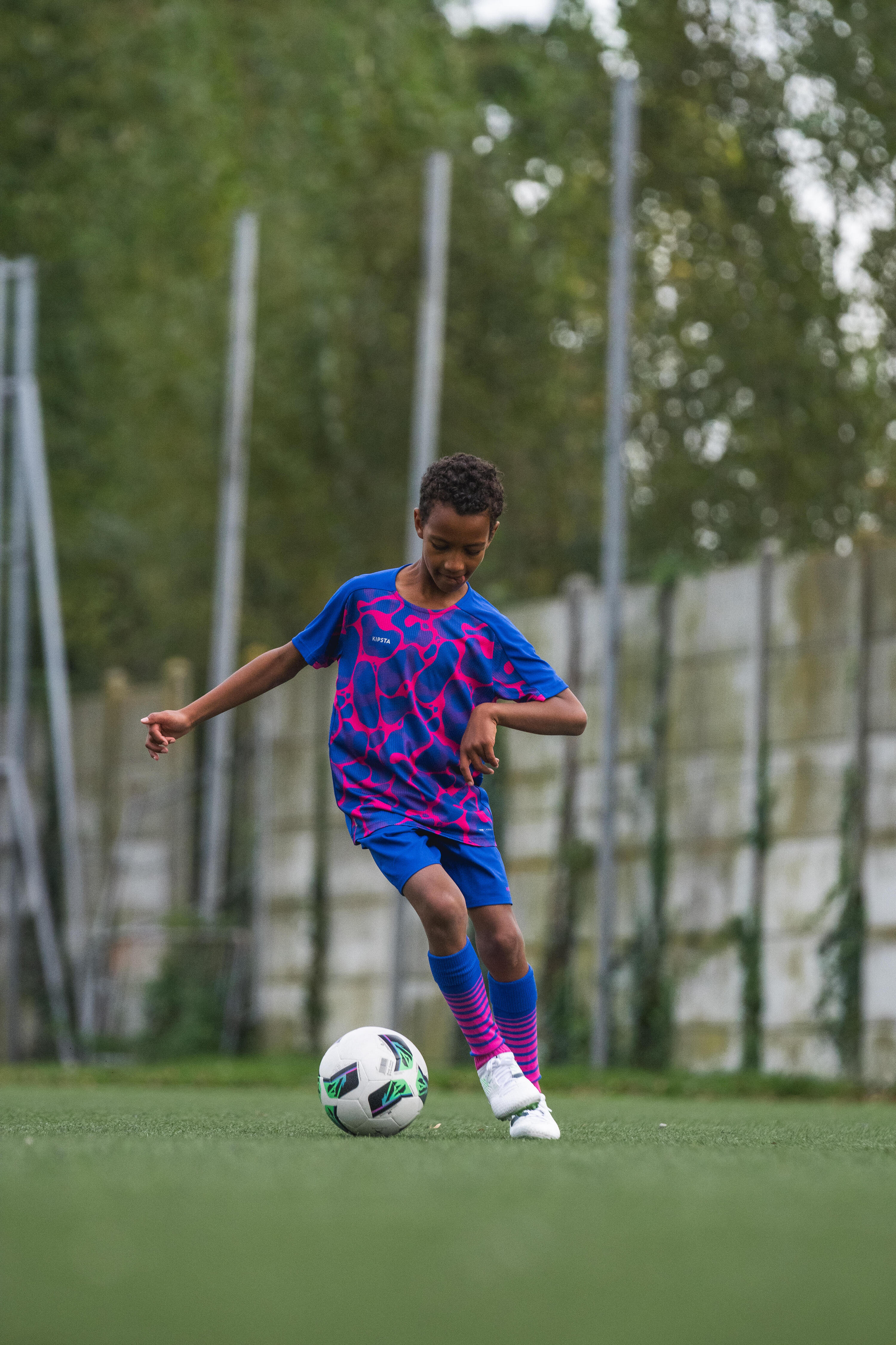 Voetbalshort voor kinderen AQUA blauw/roze 6/8