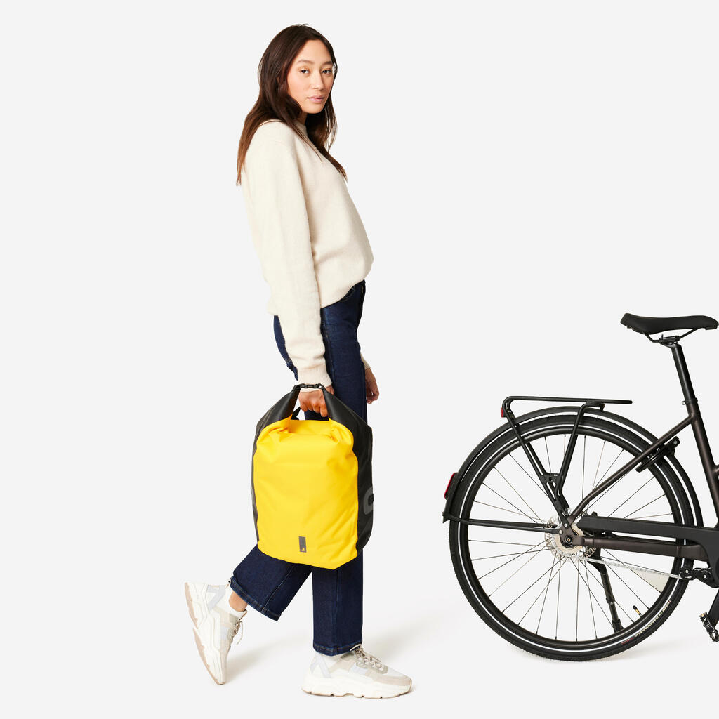 Fahrradtasche Gepäckträgertasche 500 20 Liter wasserdicht beige/grau 