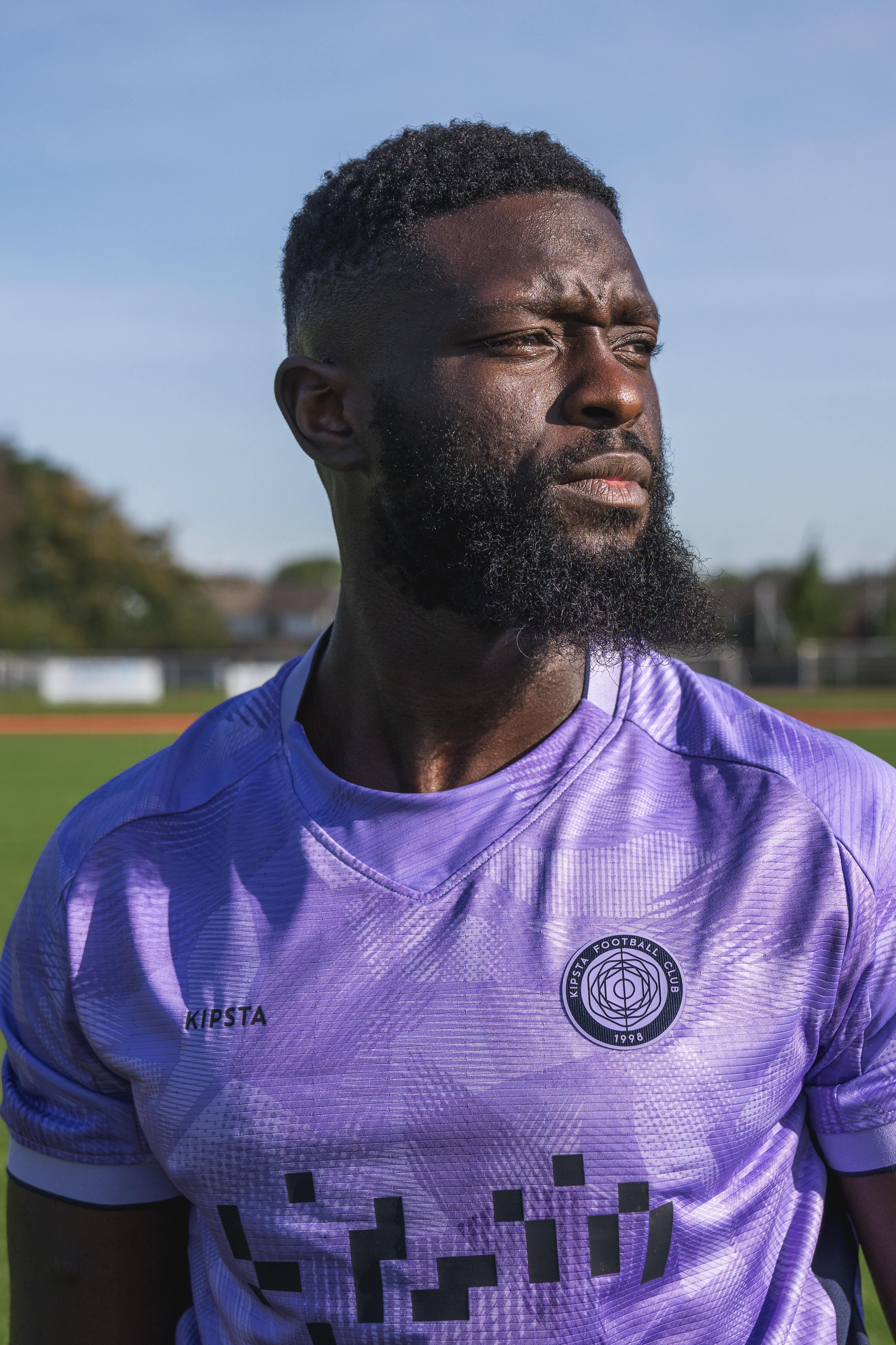SAMARRETA DE FUTBOL  VIRALTO II MÀNIGA CURTA VIOLETA PARMA, BLAU MARÍ I VIOLETA NEÓ 6/8