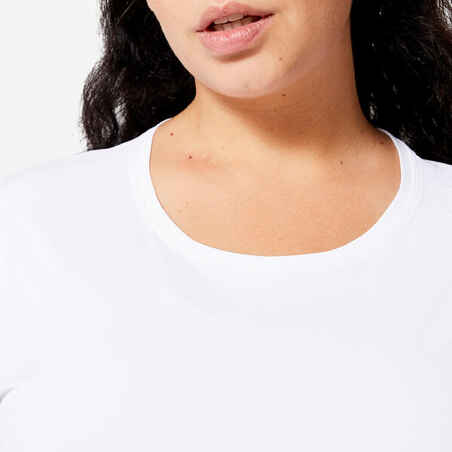 Moteriški kardiotreniruočių, kūno rengybos marškinėliais, balti