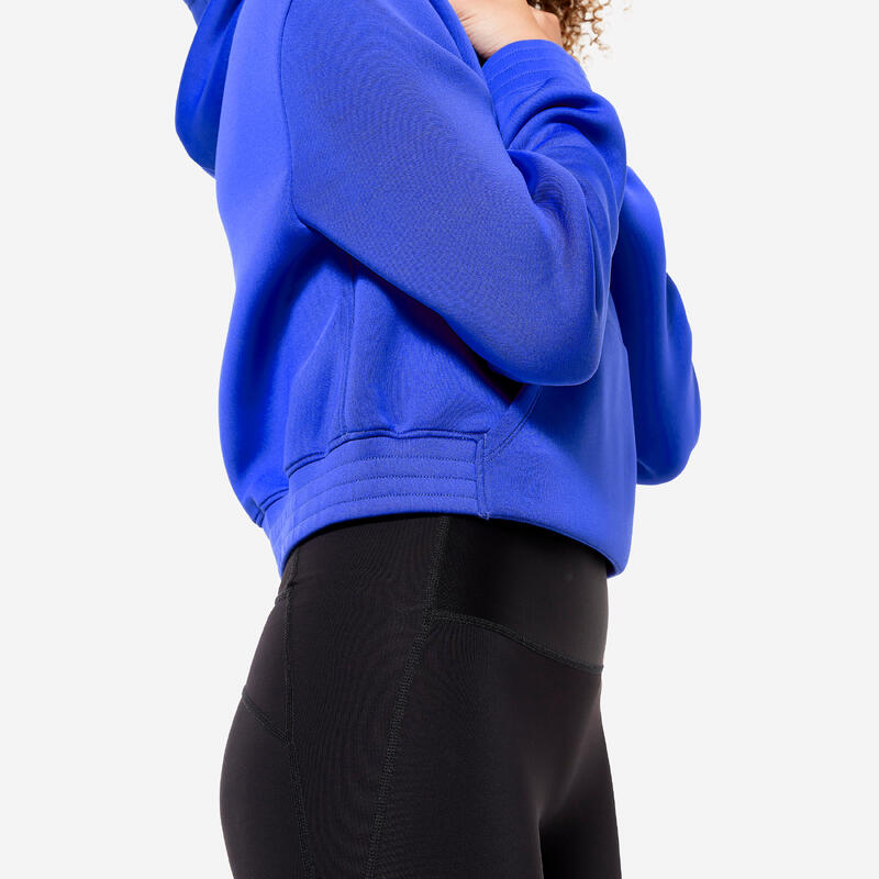 Felpa donna palestra 500 con cappuccio cropped pesante azzurra