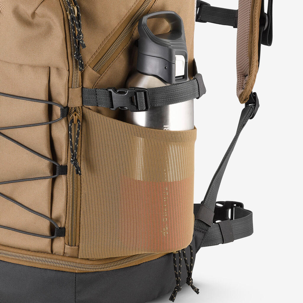 Turistický batoh NH Arpenaz 500 s objemom 30 litrov kaki