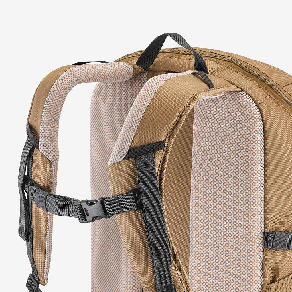 Turistický batoh NH Arpenaz 500 s objemom 30 litrov kaki