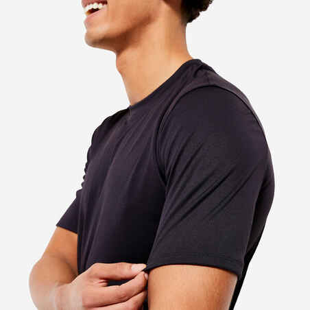 חולצת טי Essential קצרה לאימוני כושר לגברים, מבד נושם עם מפתח צוואר עגול - שחור