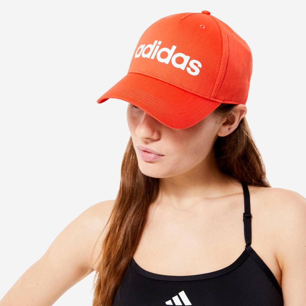 ШАПКА С КОЗИРКА ADIDAS, ЧЕРВЕНА