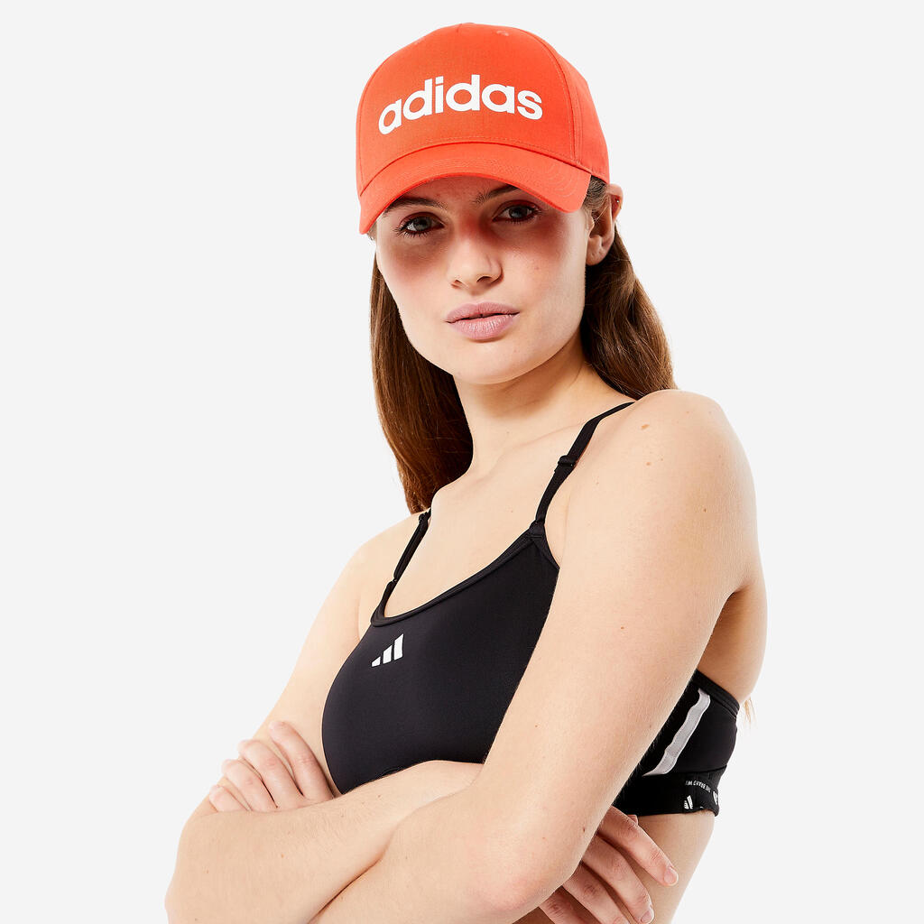 ШАПКА С КОЗИРКА ADIDAS, ЧЕРВЕНА