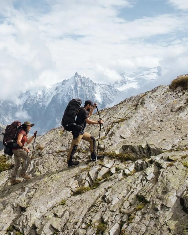 Mann auf einer Wanderung