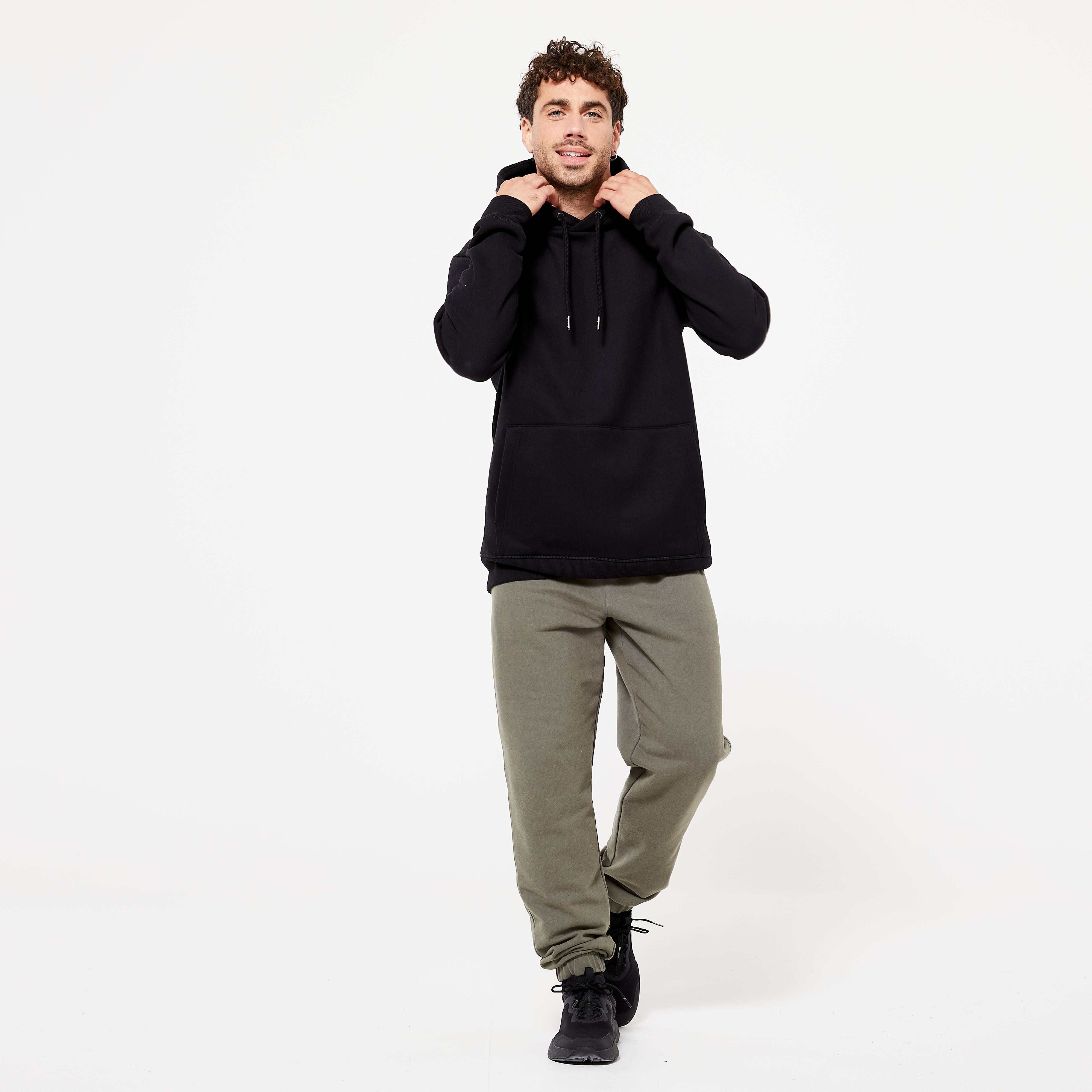 Black hoodie grey pants 2025