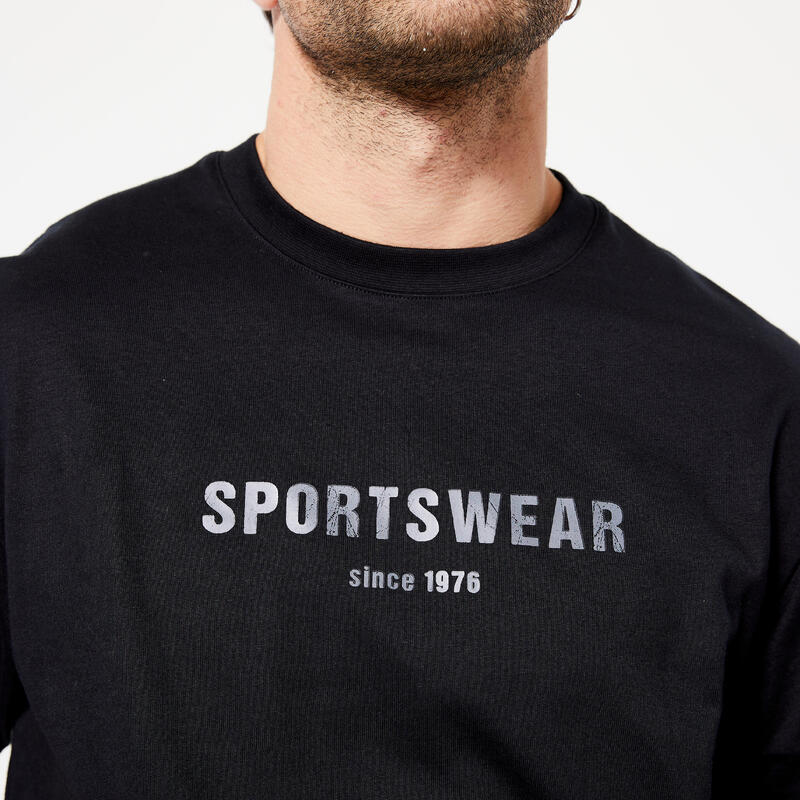 Fitness T-shirt heren 500 Essentials zwart met opdruk