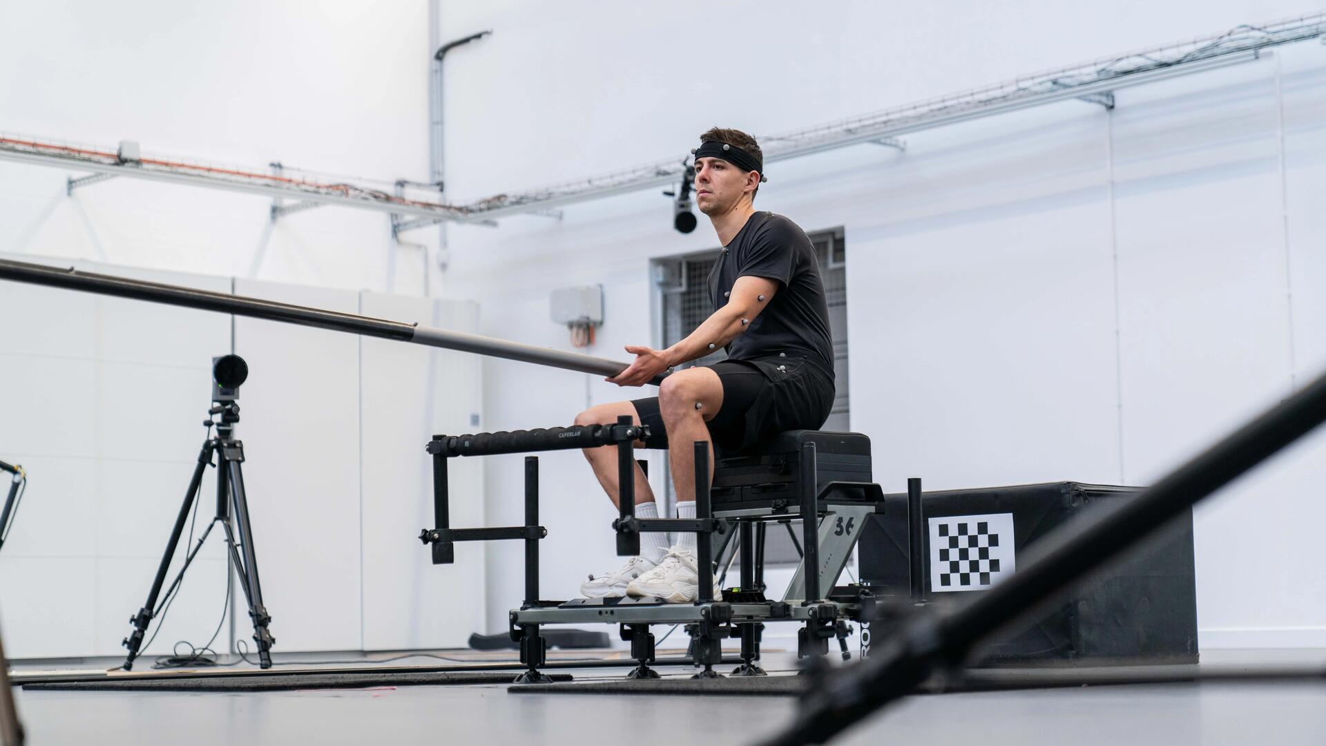 Foto di due persone in tenuta sportiva