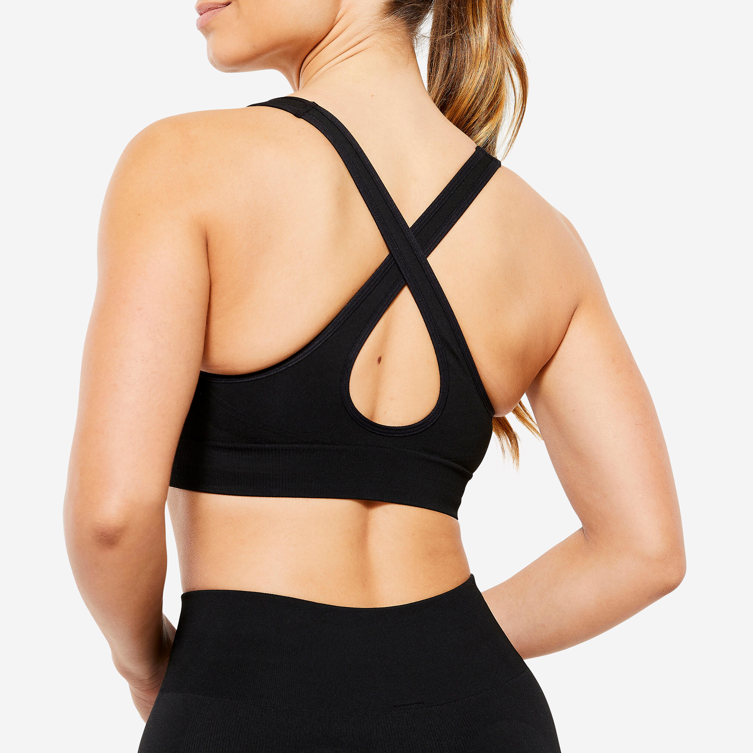 Cross strap sports bra hotsell