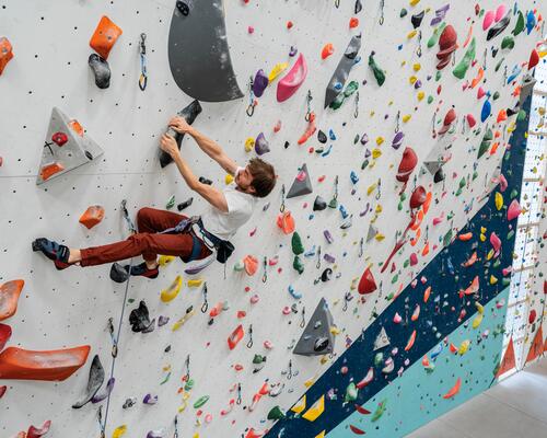 HOW TO CHOOSE CLIMBING SHOES ?