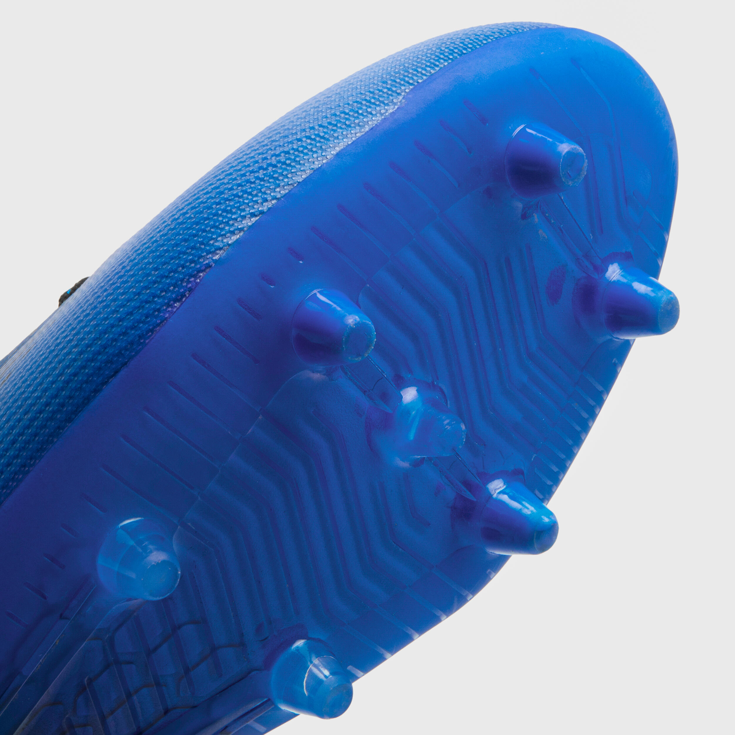 Adult Moulded Rugby Boots R500 FG Blue Black OFFLOAD Decathlon adult-moulded-rugby-boots-r500-fg-blue-black-offload-decathlon