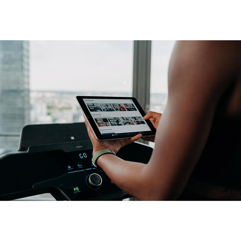 Laufband Connected Run500 - kompakt zusammenklappbar - 10 % motorisierte Neigung