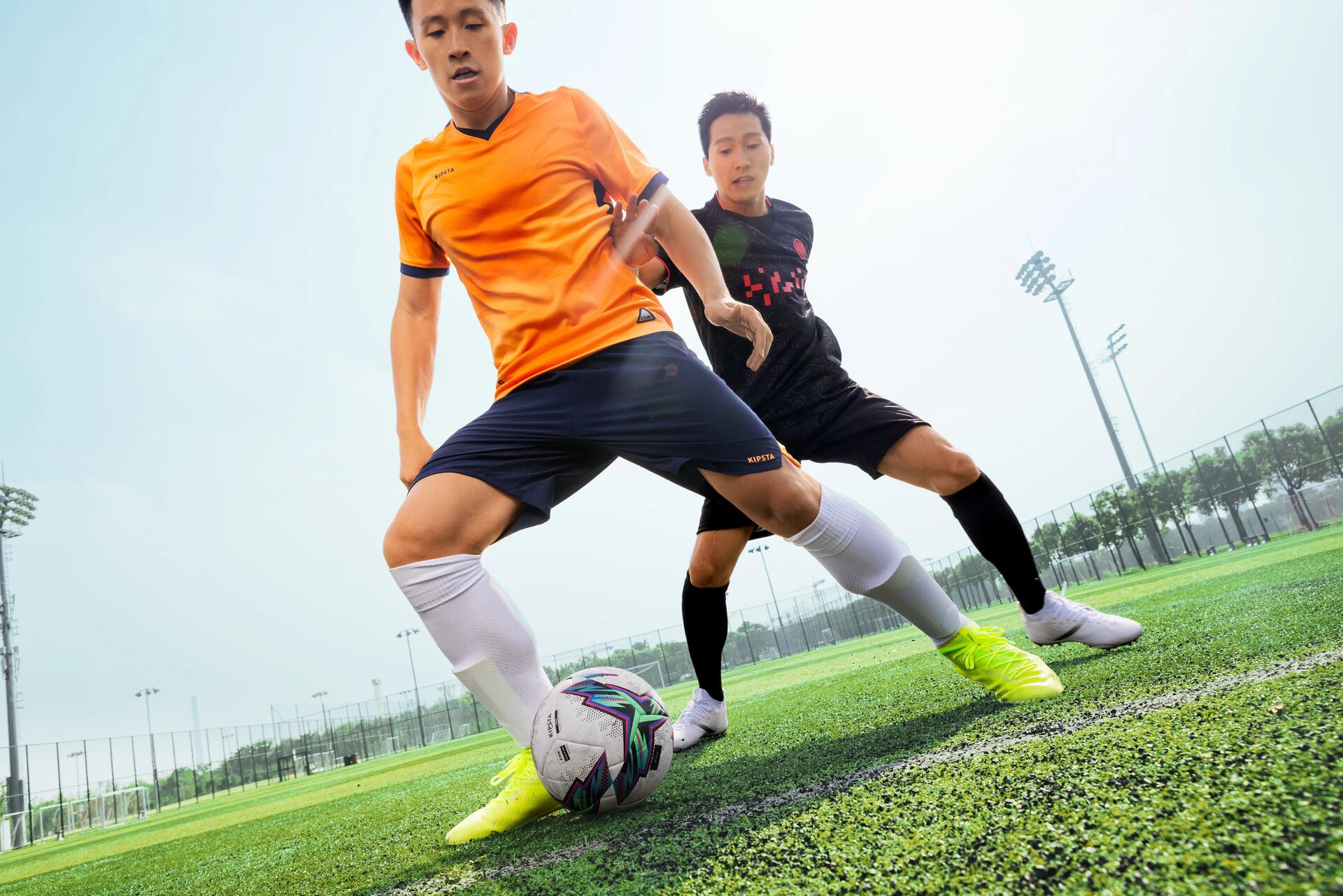 Jeunes femmes célébrant un but lors d'une partie de soccer