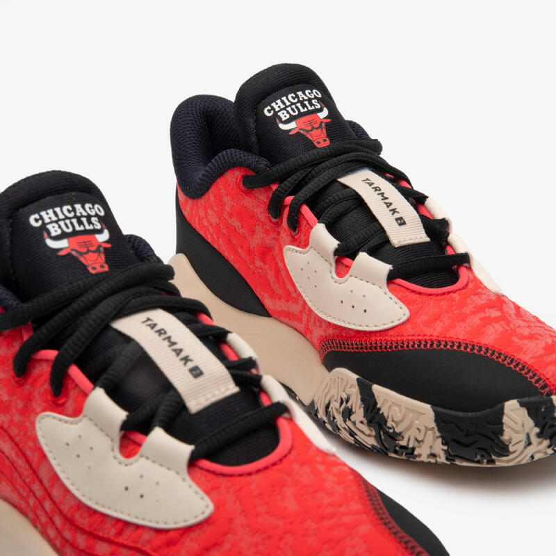 Basketbalschoenen voor kinderen FAST 900 LOW-1 NBA Chicago Bulls rood