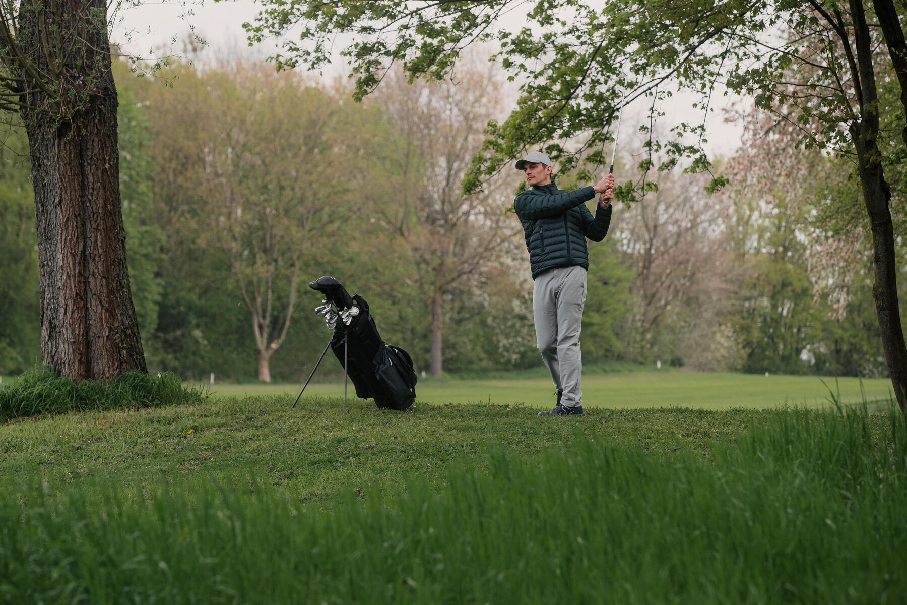 Comment choisir sa tenue de golf pour la pluie ?