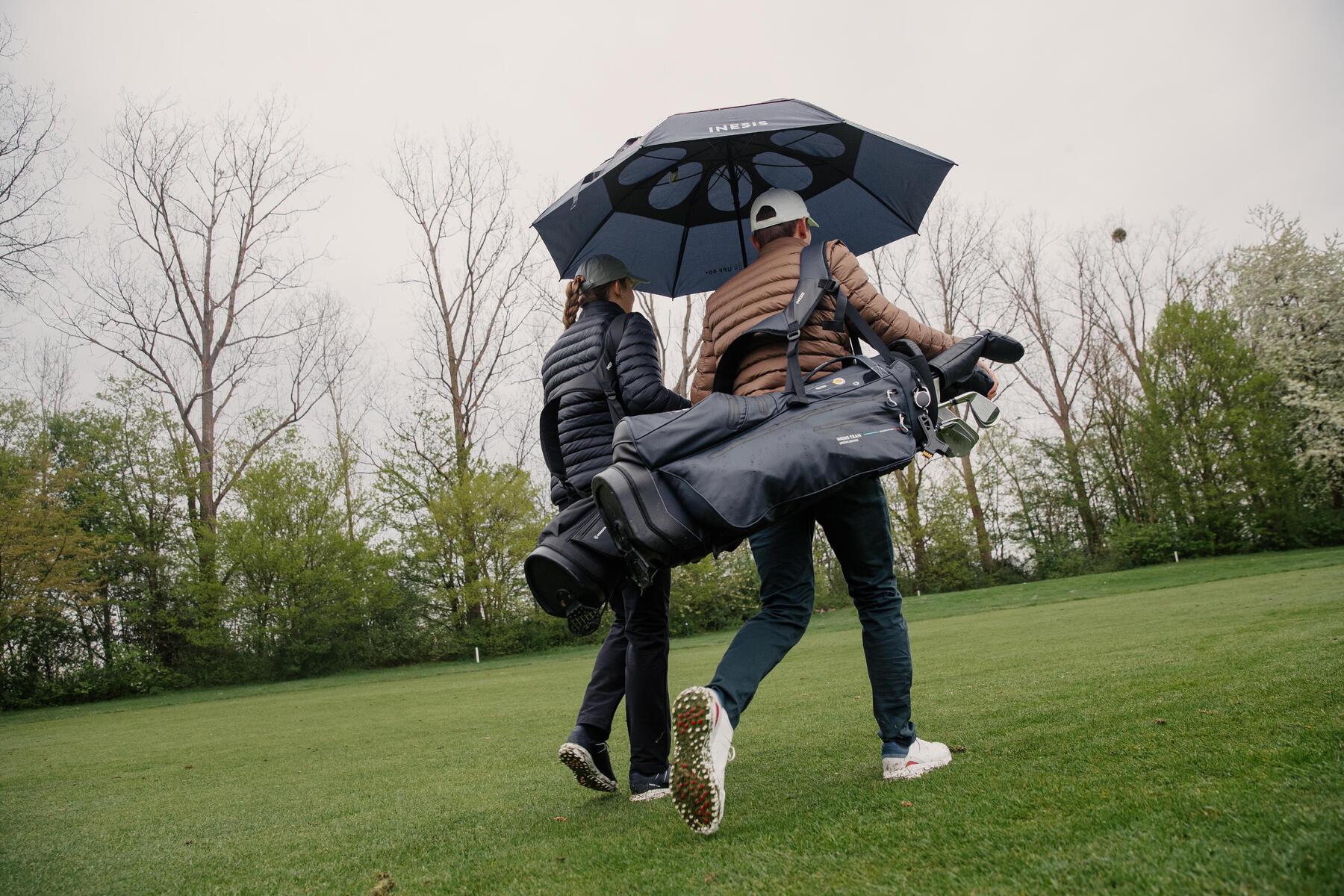 Comment choisir sa tenue de golf pour la pluie ?