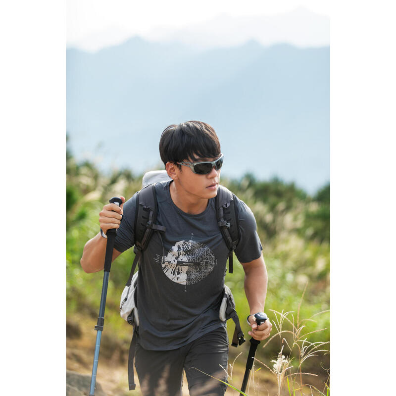 男款登山健行短袖 T 恤 MH500